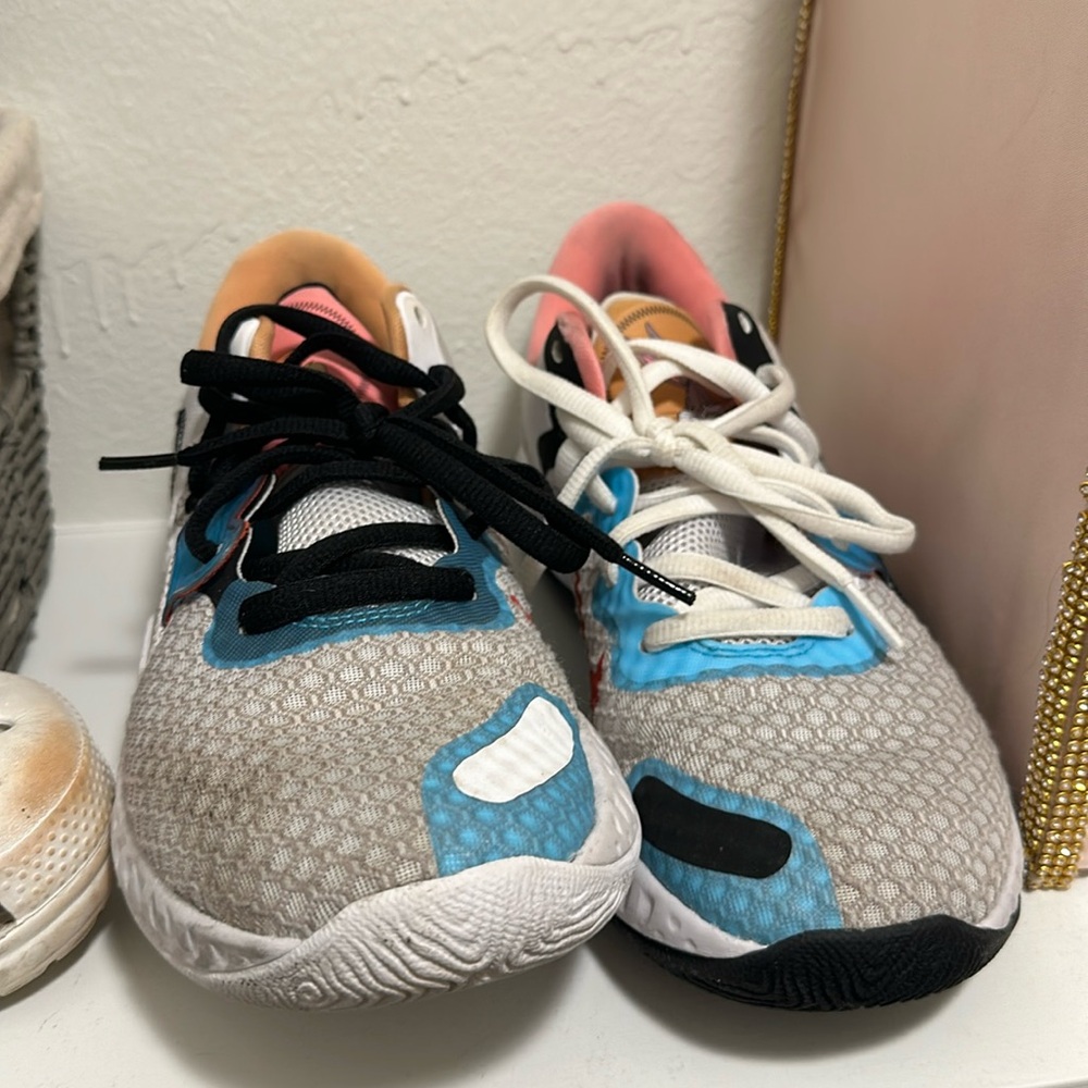 Lola + Bugs bunny basketball shoes